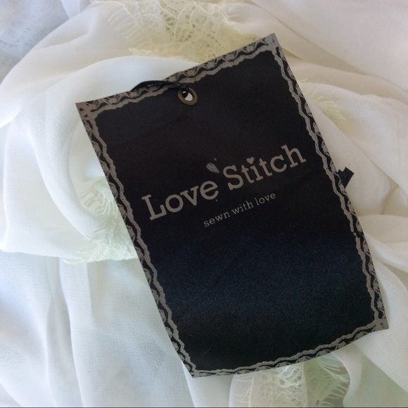 Lovestitch Semi Sheet Lace Accent Top NEW - Picture 7 of 7